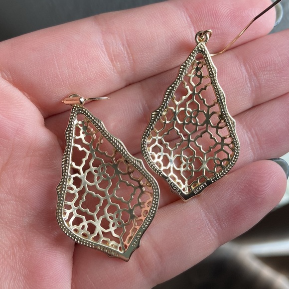 Kendra Scott Addie Earrings - Picture 3 of 4